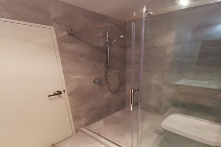 Photo of property in 1/9 Donovan Avenue, Massey, Auckland, 0614