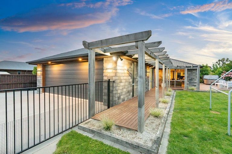 Photo of property in 18 Lancaster Lane, Waldronville, Dunedin, 9018