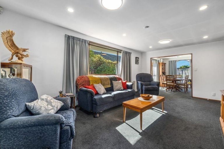 Photo of property in 15 Resolution Place, Bryndwr, Christchurch, 8053