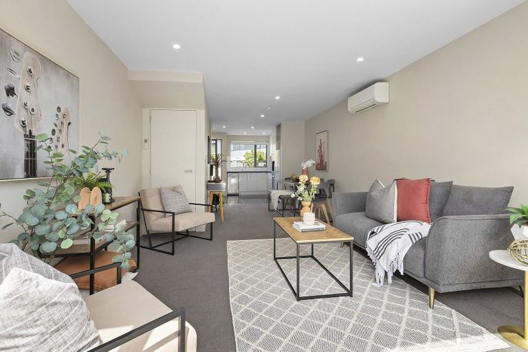 Photo of property in 9/2 Stone Street, Miramar, Wellington, 6022