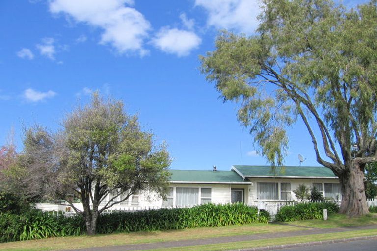 Photo of property in 2 The Drive, Brookfield, Tauranga, 3110
