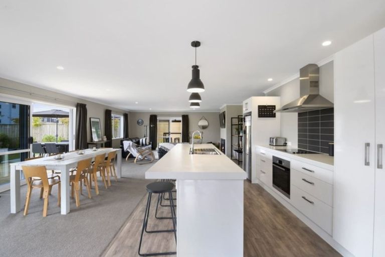 Photo of property in 9 Rogers Place, Kinloch, Taupo, 3377