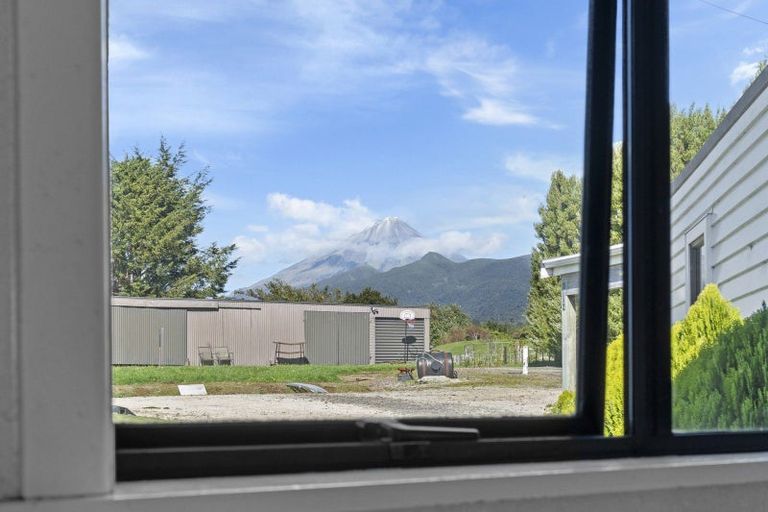 Photo of property in 1382 Carrington Road, Hurworth, New Plymouth, 4371