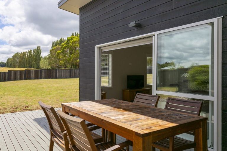 Photo of property in 2/500 Kinloch Road, Kinloch, Taupo, 3377