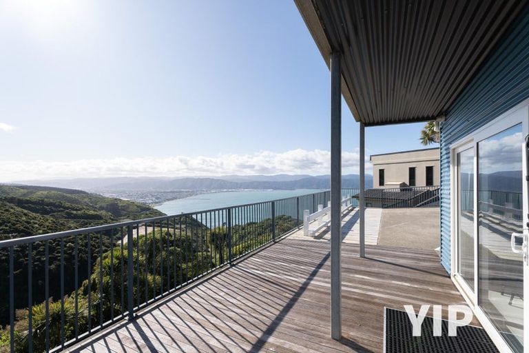 Photo of property in 41a Tamworth Crescent, Newlands, Wellington, 6037