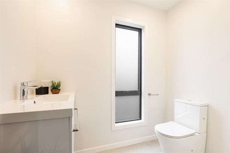 Photo of property in 12b Bluefin Way, West Harbour, Auckland, 0618