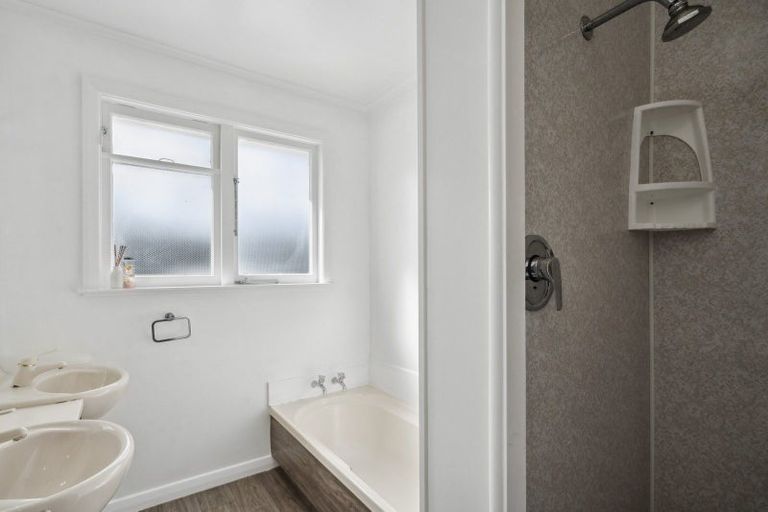 Photo of property in 19 Mascot Street, Tawa, Wellington, 5028