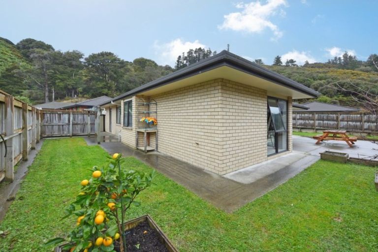 Photo of property in 19 Aragon Grove, Kingsley Heights, Upper Hutt, 5018