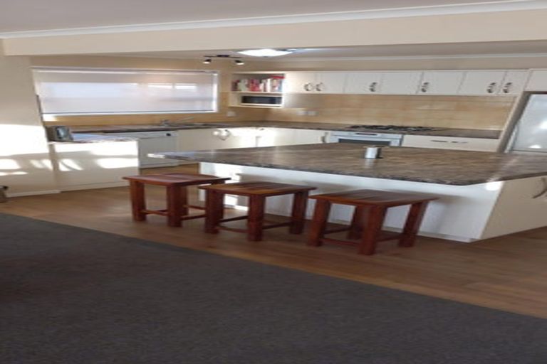 Photo of property in 19 Wallace Place, Hokowhitu, Palmerston North, 4410