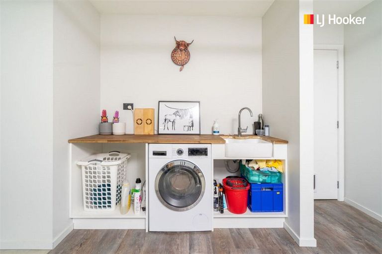 Photo of property in 38 Nore Street, Waihola, Milton, 9073