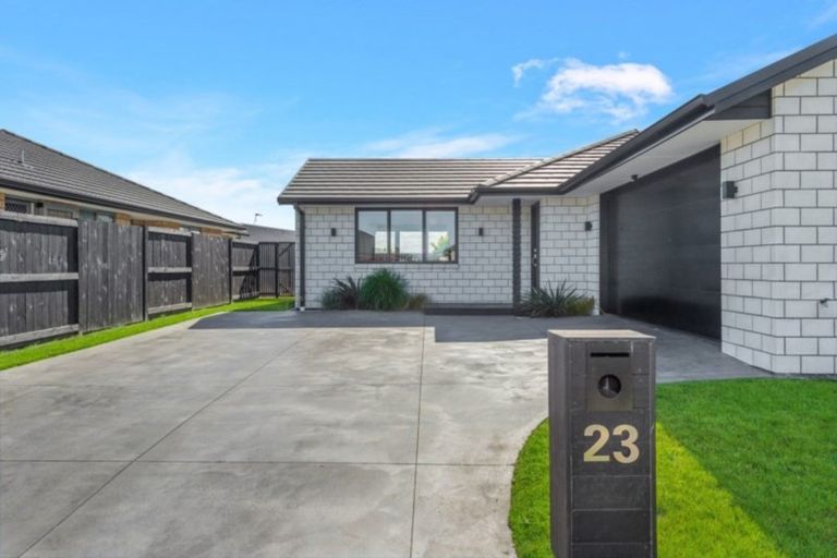 Photo of property in 23 Ladeira Place, Fitzroy, Hamilton, 3206