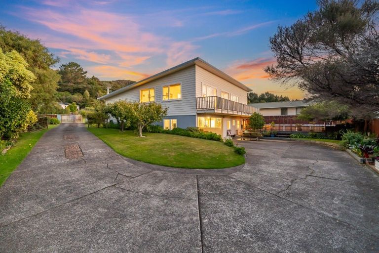 Photo of property in 3 Tawhai Street, Stokes Valley, Lower Hutt, 5019
