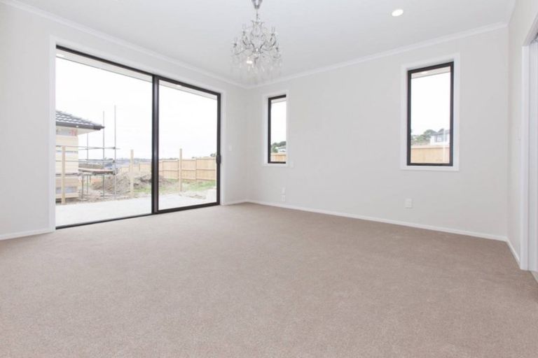 Photo of property in 9 Davey Crescent, Orewa, 0931