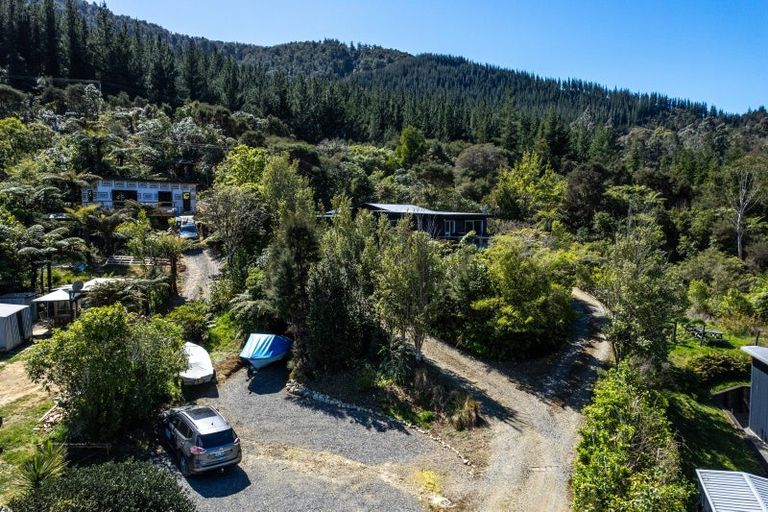 Photo of property in 7102 Kenepuru Road, Raetihi, Picton, 7282
