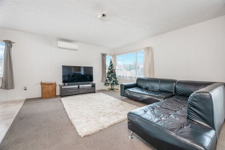 Photo of property in 76a Borich Road, Sunnyvale, Auckland, 0612