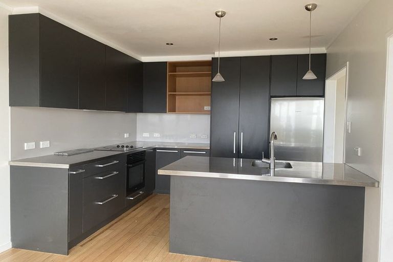 Photo of property in 83 Sunset Road, Totara Vale, Auckland, 0632