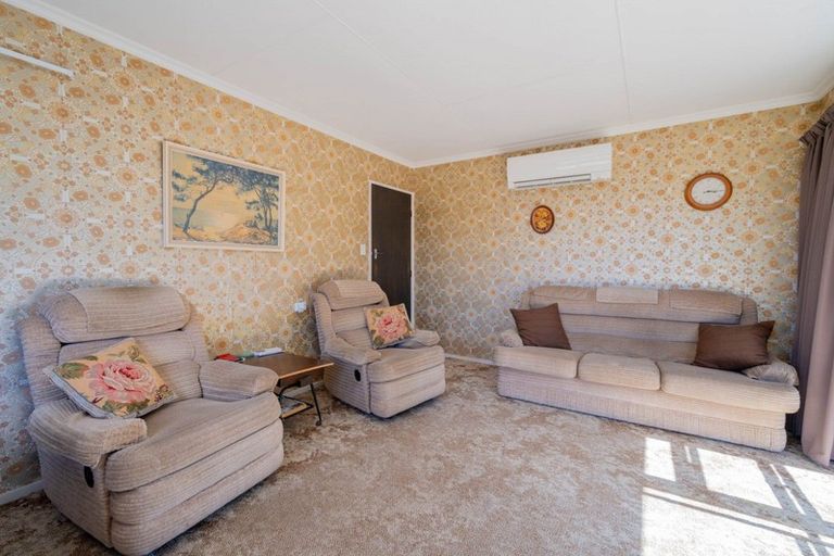 Photo of property in 25 Mckerrow Street, Te Anau, 9600