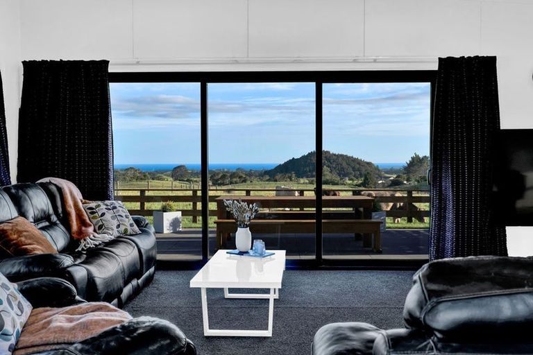 Photo of property in 1202 Frankley Road, Hurworth, New Plymouth, 4371