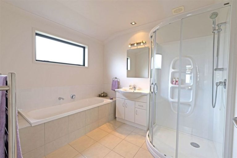 Photo of property in 56a Buscomb Avenue, Henderson, Auckland, 0610