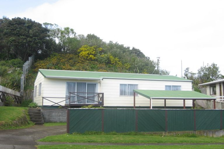 Photo of property in 35 Herekawe Drive, Spotswood, New Plymouth, 4310