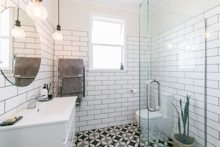 Photo of property in 13 Avenue Road, Greenmeadows, Napier, 4112