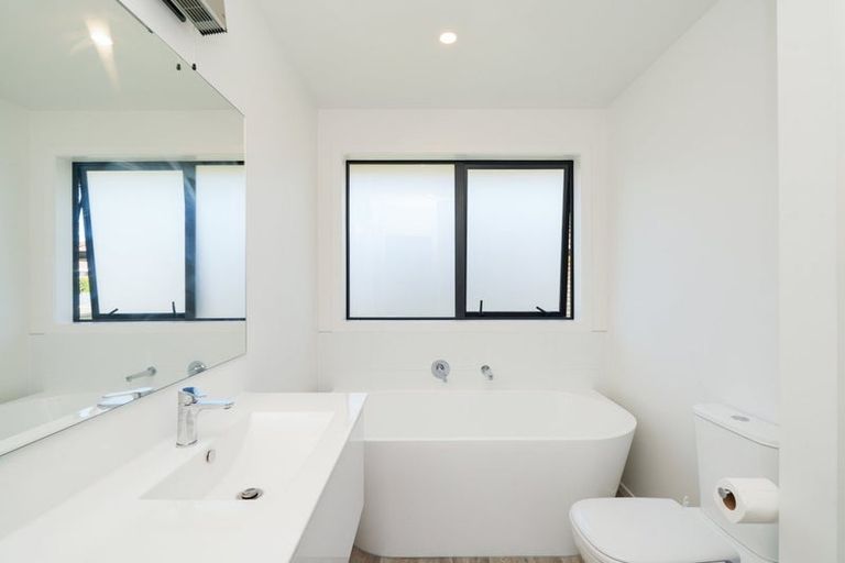 Photo of property in 48 Mcquarrie Street, Strathern, Invercargill, 9812