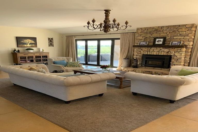 Photo of property in 10 Myra Evelyn Grove, Dairy Flat, Albany, 0792