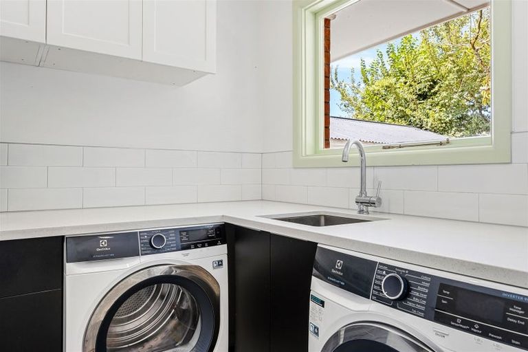 Photo of property in 17 Dulles Place, Papanui, Christchurch, 8053