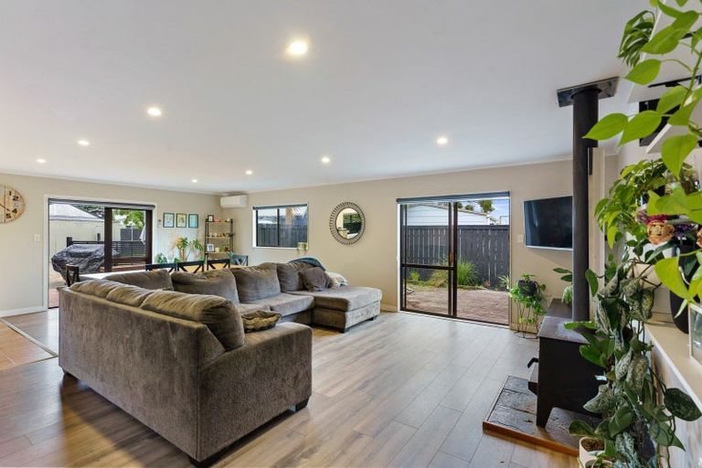 Photo of property in 24 Norfolk Crescent, Otaki Beach, Otaki, 5512