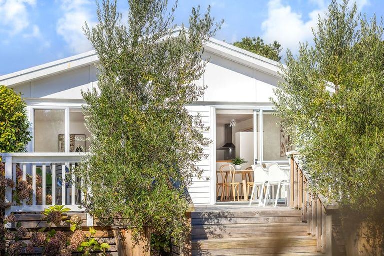 Photo of property in 22 Kaitawa Crescent, Paraparaumu, 5032