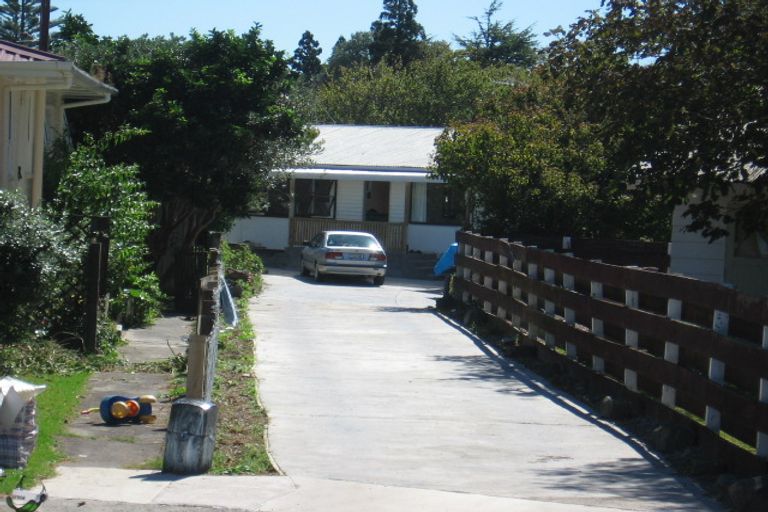 Photo of property in 22 Martin Place, Kelston, Auckland, 0602