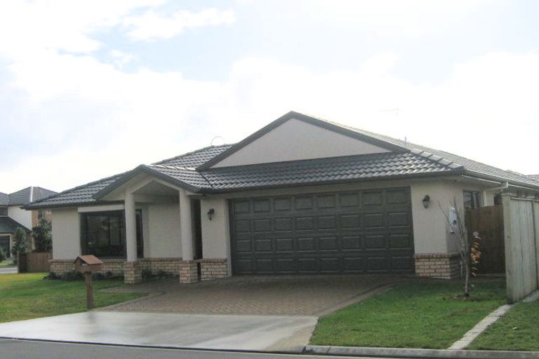 Photo of property in 2 Mordane Place, Flat Bush, Auckland, 2016