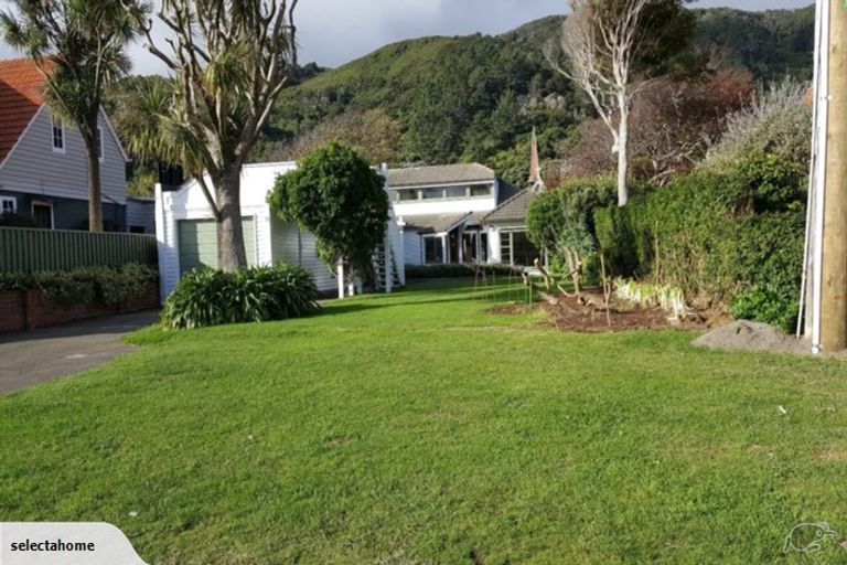 Photo of property in 12 Maire Street, Eastbourne, Lower Hutt, 5013