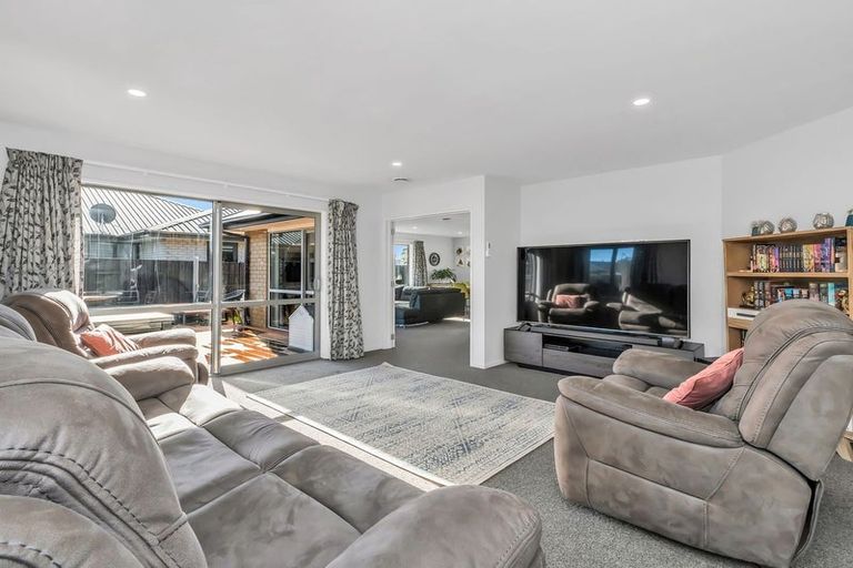 Photo of property in 5 Fountain Place, Rolleston, 7614