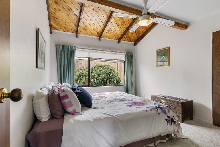 Photo of property in 77a Mirrabooka Avenue, Botany Downs, Auckland, 2010