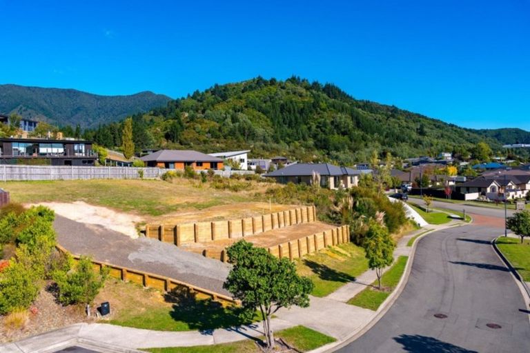 Photo of property in 6 Pukeko Place, Picton, 7220