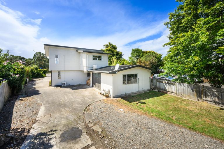 Photo of property in 28 Summerhill Drive, Fitzherbert, Palmerston North, 4410