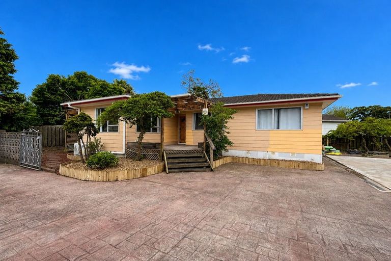Photo of property in 23 Balloch Street, Randwick Park, Auckland, 2105