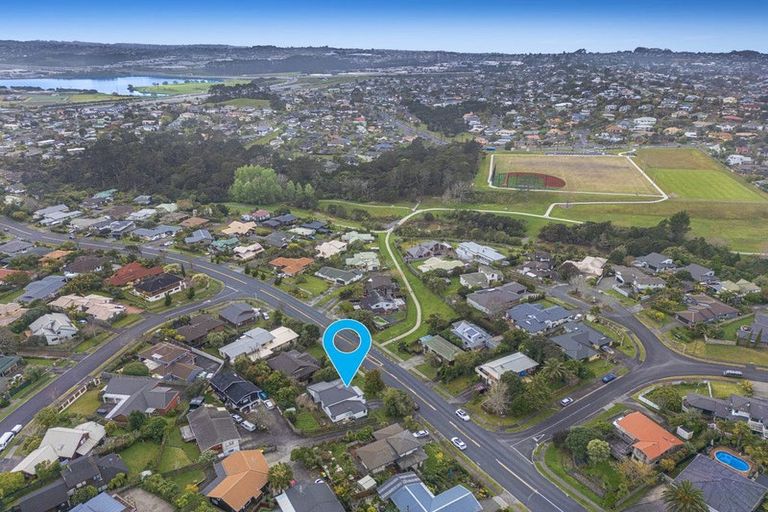 Photo of property in 30 Unsworth Drive, Unsworth Heights, Auckland, 0632