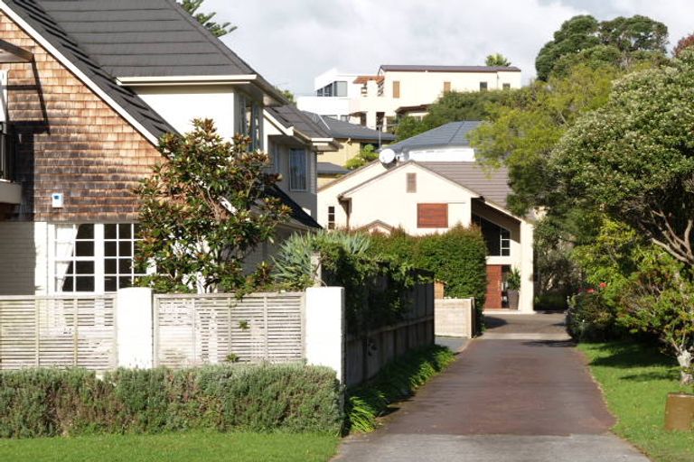 Photo of property in 5a Shelly Beach Parade, Cockle Bay, Auckland, 2014