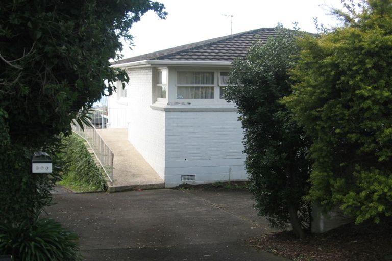 Photo of property in 299 East Coast Road, Mairangi Bay, Auckland, 0630