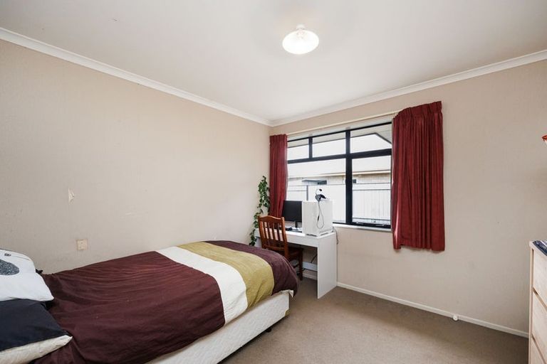 Photo of property in 46 Geneva Terrace, Kelvin Grove, Palmerston North, 4414