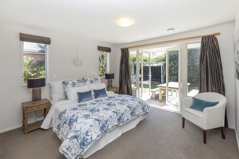 Photo of property in 2/37 Avonhead Road, Avonhead, Christchurch, 8042