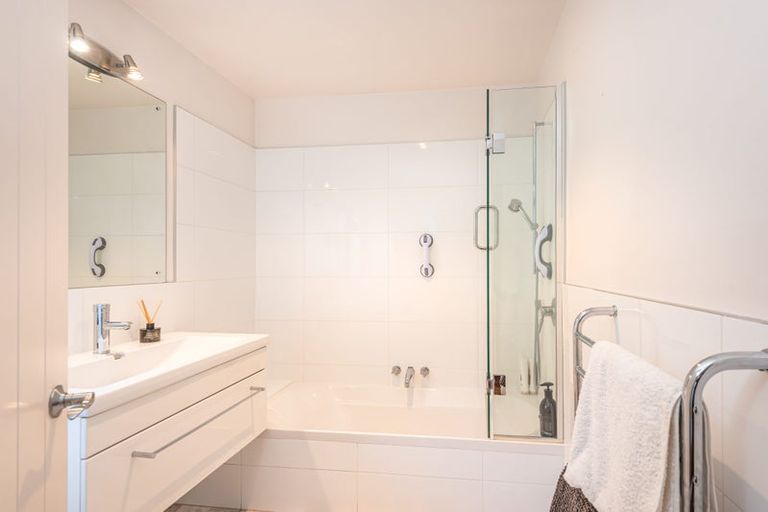 Photo of property in 33a Mcdougall Avenue, St Albans, Christchurch, 8014