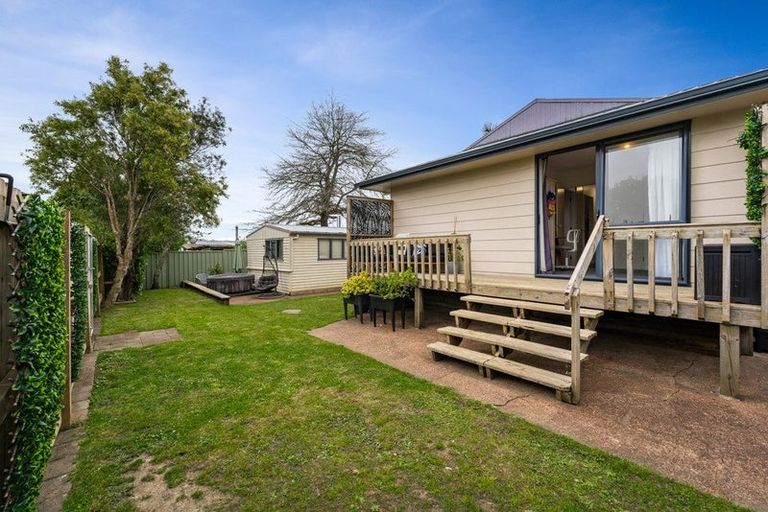 Photo of property in 1b Arney Road, Ranui, Auckland, 0612