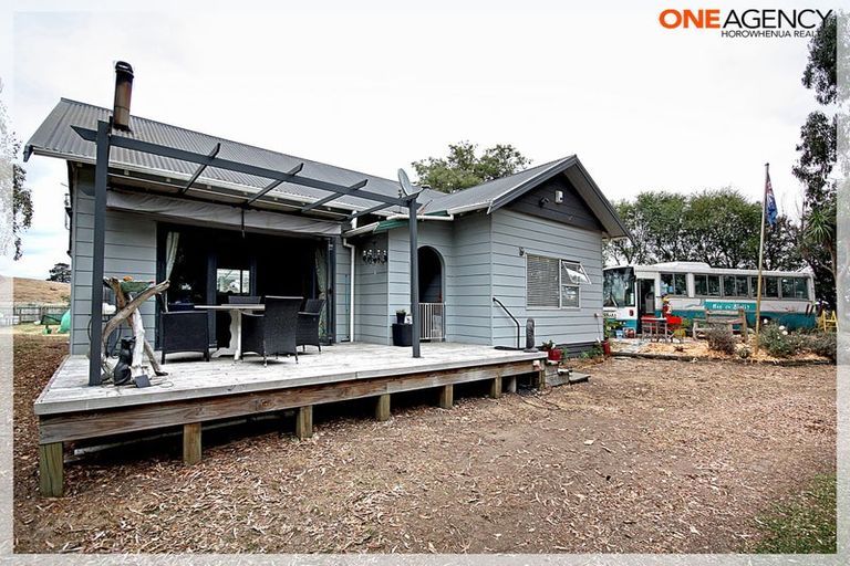 Photo of property in 332 Foxton Shannon Road, Foxton, 4893