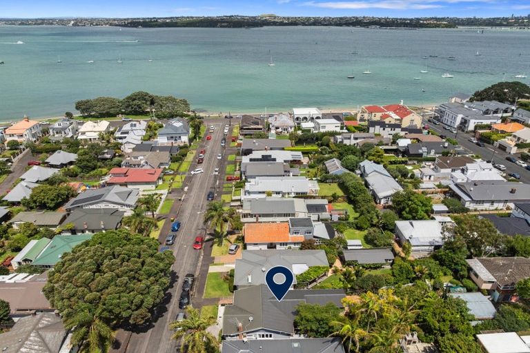 Photo of property in 15 Duders Avenue, Devonport, Auckland, 0624
