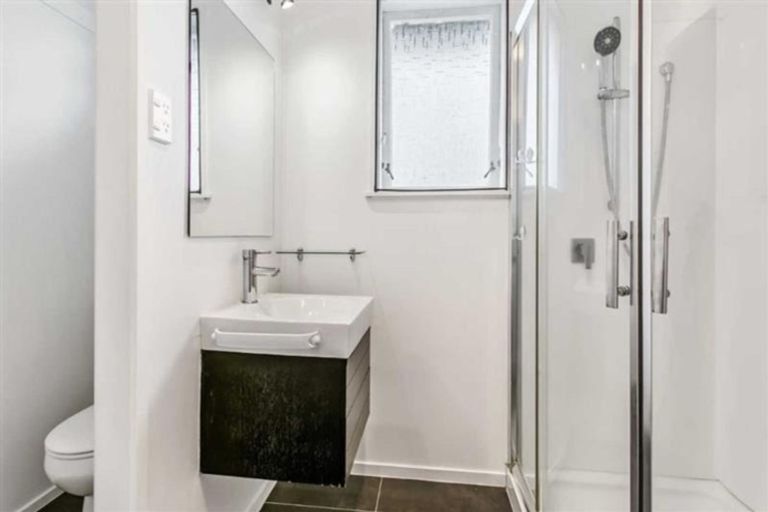 Photo of property in 1/29 Woodside Road, Massey, Auckland, 0614