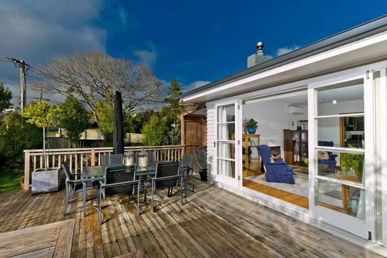 Photo of property in 51 Simpson Road, Ranui, Auckland, 0612