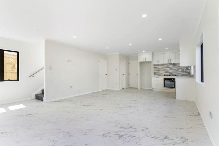 Photo of property in 19a Cornwall Road, Lyttelton, 8082